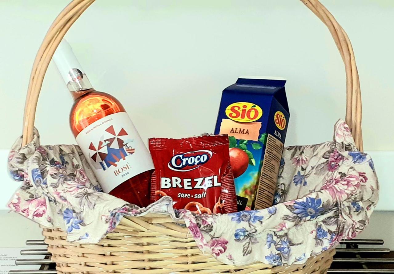 Ekszerdoboz Apartman Eger Apartment Bagian luar foto
