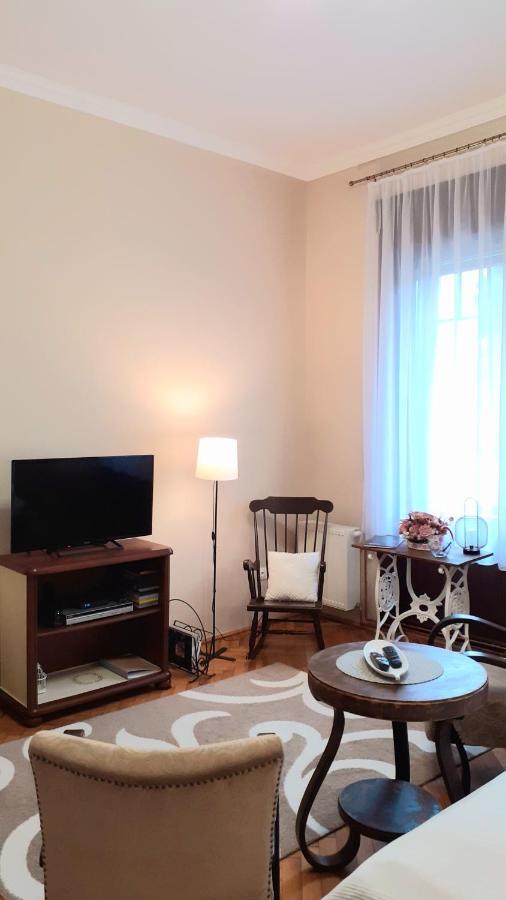 Ekszerdoboz Apartman Eger Apartment Bagian luar foto