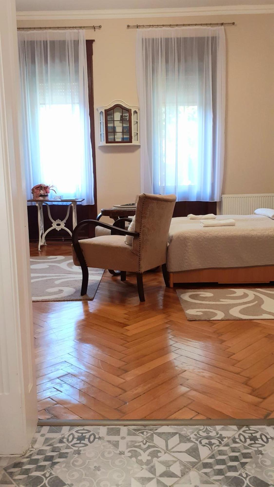 Ekszerdoboz Apartman Eger Apartment Bagian luar foto